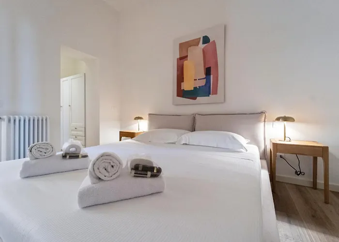 Unyca - Elegant 3-bedroom In Apartament *