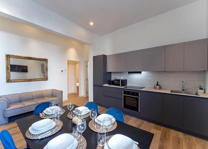 Unyca - Elegant 3-bedroom In Apartament Florencja