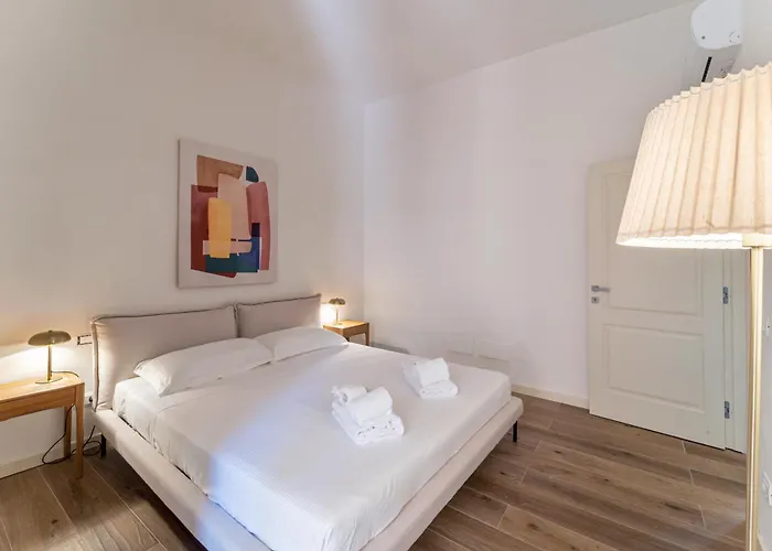 Unyca - Elegant 3-bedroom In Apartament