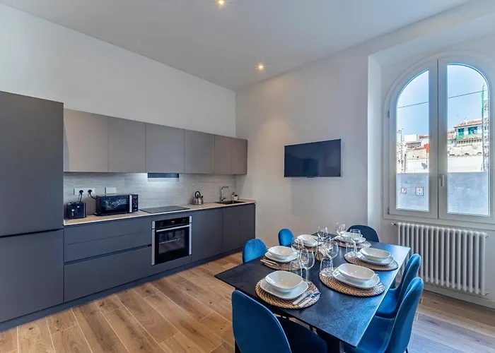 Unyca - Elegant 3-bedroom In * Florencja