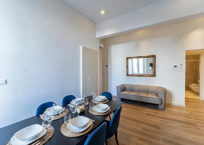 Unyca - Elegant 3-bedroom In