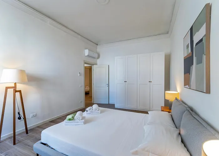 Unyca - Elegant 3-bedroom In Apartament